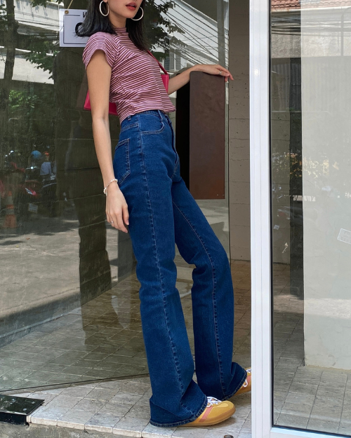 Classy Flared High Waist Jeans_Kochi_By The Adjective_adj