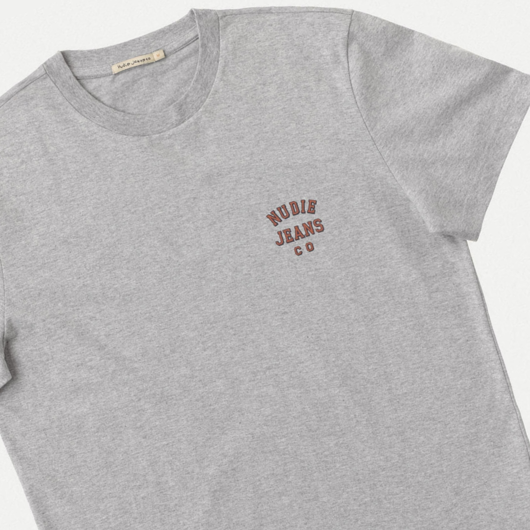 Roy Logo Tee l Nudie Jeans